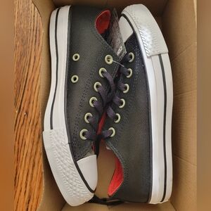 BNIB Converse Chuck Taylor All Star Oxford shoes, size W 6.5 / M 4.5